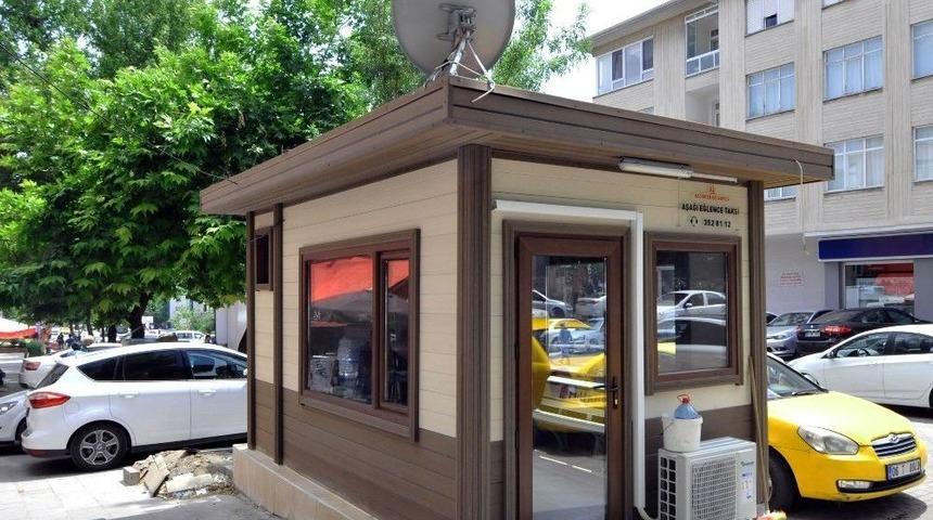 Ke&ccedil;i&ouml;ren&rsquo;de Taksi Durakları Yenileniyor