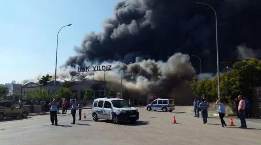 Bursa&rsquo;Da Tekstil Fabrikasında Yangın (1)