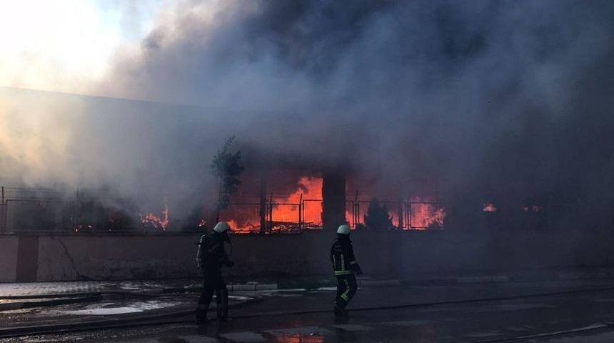 Tekstil Fabrikasında B&uuml;y&uuml;k Yangın