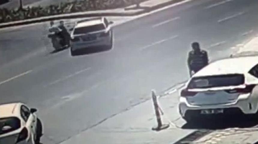 (&ouml;zel Haber) İstanbul&rsquo;da Feci Motosiklet Kazası Kamerada