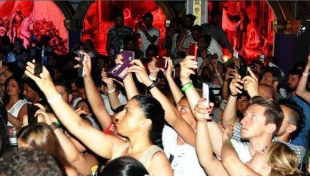 &Ccedil;eşme de Karakolluk Oldu, Bodrum da Sahne Aldı 3