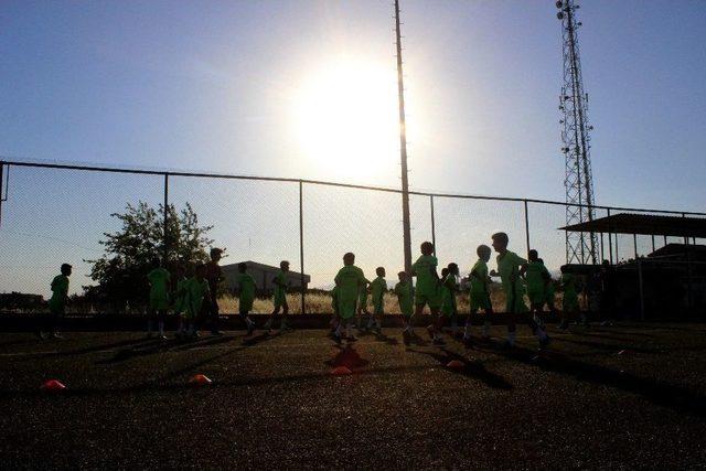 (özel Haber) İtfaiye Bu Kez Yangını Değil Sporcuları Soğuttu 2