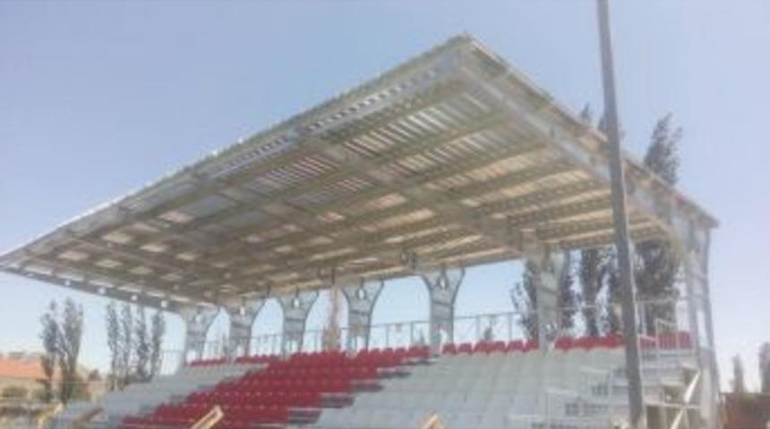 Acıg&ouml;l İl&ccedil;e Stadına Portatif Trib&uuml;n Yapıldı