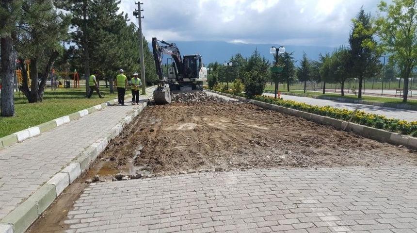 Eynal&rsquo;a Kilit Parke Taşı