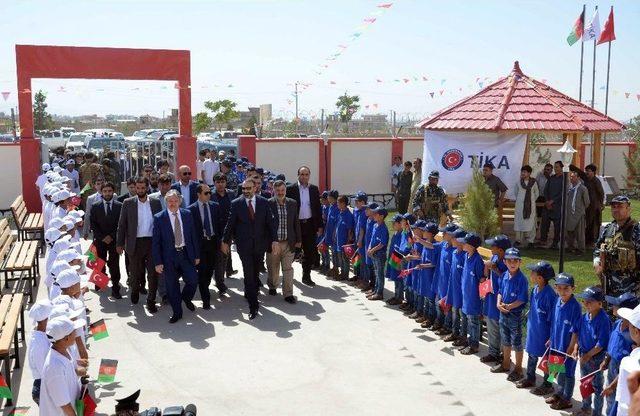 Tika Afganistan’da Yetimlerin Yanında