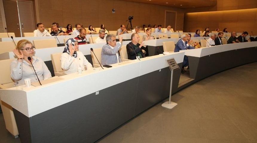 Şehit Polis İle Avukat Aksoy Nil&uuml;fer Belediye Meclisi&rsquo;nde Anıldı