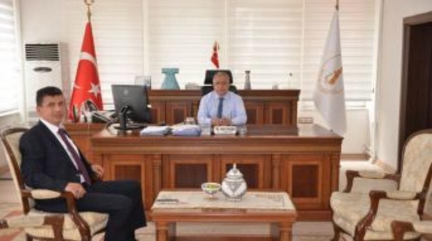 Vali Nayir&rsquo;den T&uuml;rk Telekom İl M&uuml;d&uuml;r&uuml; &Ouml;zg&uuml;l&rsquo;e: "devrik Direkler Ve Sarkmış Teller K&uuml;tahya&rsquo;ya Yakışmıyor"