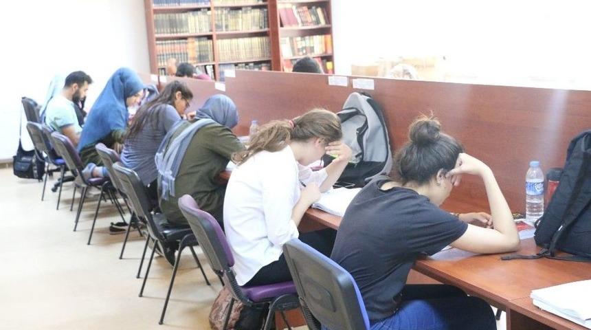 Kayapınar Belediyesindeki Yaz Kurslarına Yoğun İlgi