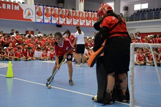 Muratpaşa&rsquo;da Yaz Spor Okulları T&ouml;renle A&ccedil;ıldı 2