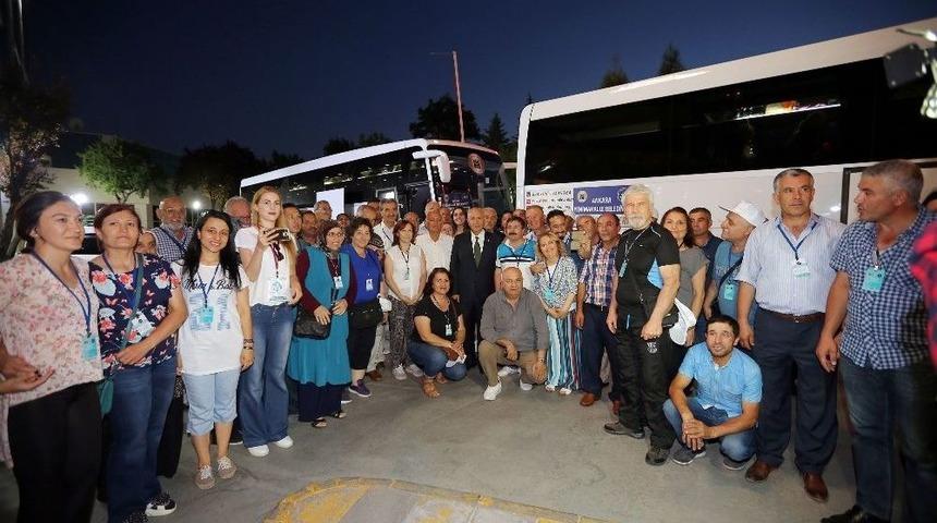 Başkan Yaşar, Yenimahallelileri &Ccedil;anakkale&rsquo;ye Uğurladı