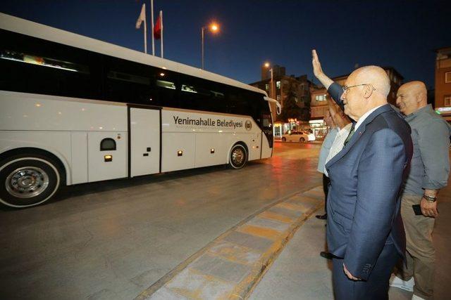 Başkan Yaşar, Yenimahallelileri &Ccedil;anakkale&rsquo;ye Uğurladı 2