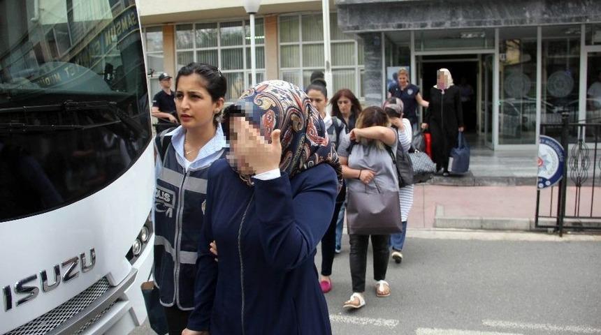 Fet&ouml;&rsquo;den G&ouml;zaltına Alınan 4&rsquo;&uuml; Kadın 14 Kişi Adliyede