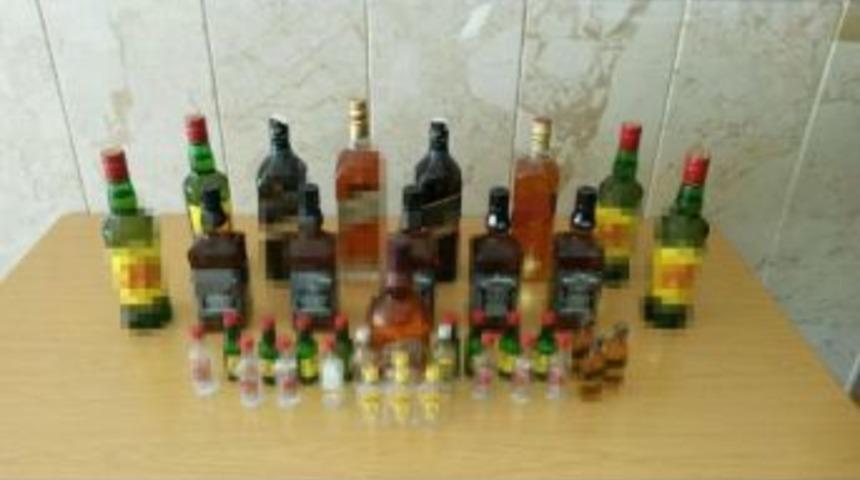 Fo&ccedil;a'da Jandarma'dan Ka&ccedil;ak I&ccedil;ki Operasyonu