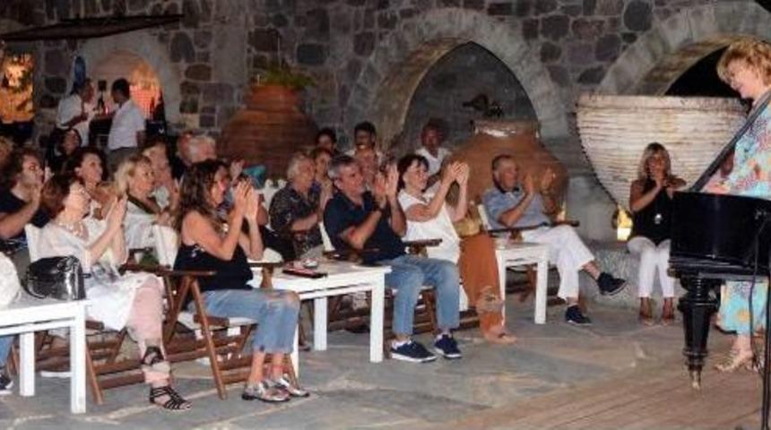 Dibeklihan'da G&uuml;lsin Onay R&uuml;zgarı