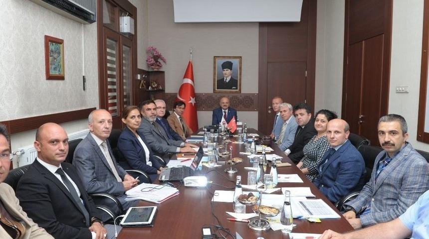 Vali &Ccedil;akacak Eskişehir&rsquo;deki Sağlık Yatırımları Hakkında Bilgiler Aldı