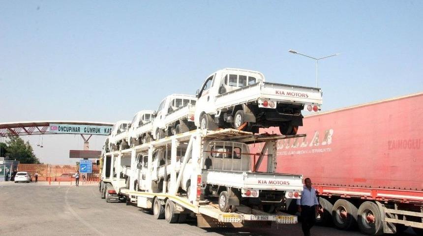 &Ouml;zg&uuml;r Suriye Ordusu&rsquo;na Arazi Ara&ccedil;ları G&ouml;nderildi