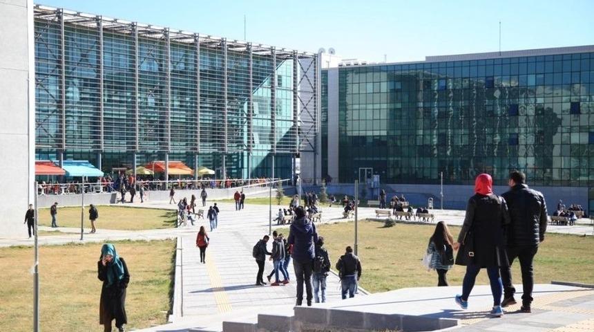 Uşak &Uuml;niversitesine Toplam 7 Bin 948 Yeni &Ouml;ğrenci Alacak