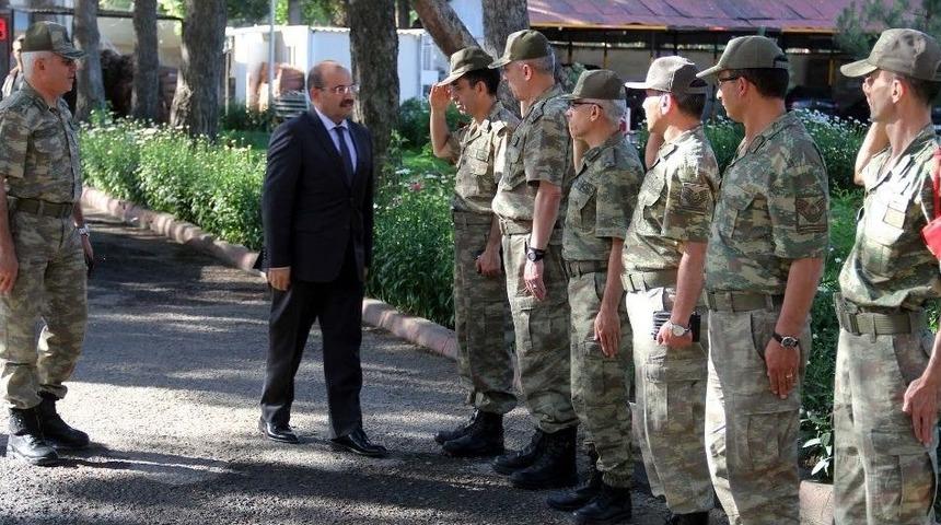 Vali Ustaoğlu&rsquo;ndan Jandarmaya Ziyaret