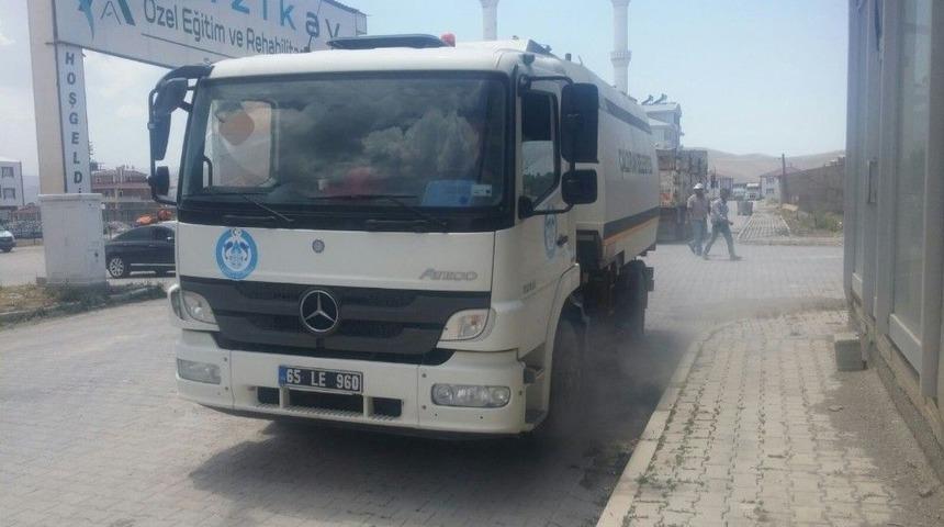 &Ccedil;aldıran Belediyesinden &Ccedil;evre Temizliği