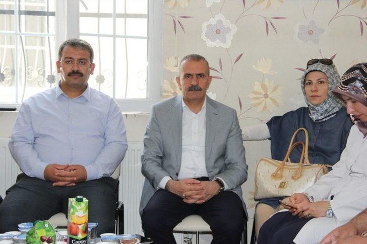 Kayatürk’ten Hayatlar Solmasın Danışma Merkezine Ziyaret G2