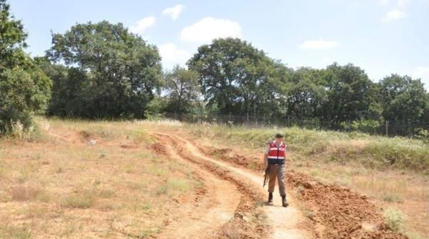 Tır Şof&ouml;r&uuml;n&uuml;n Dikkati 2 Ka&ccedil;ağı Yakalattı