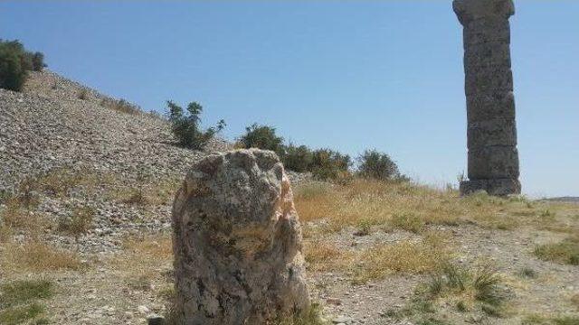 2 Bin Yıllık Aslan Heykeli Tahrip Edildi