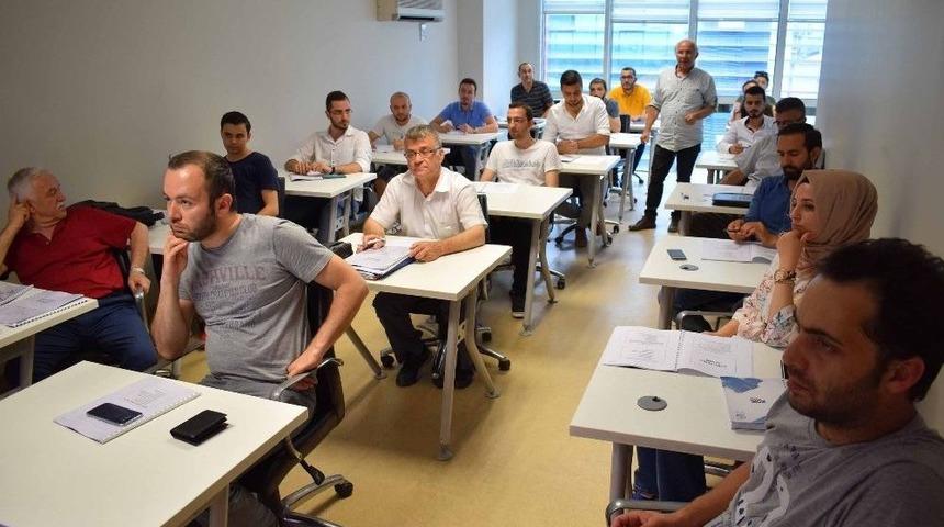 Mmo Şantiye Şeflerini Eğitiyor