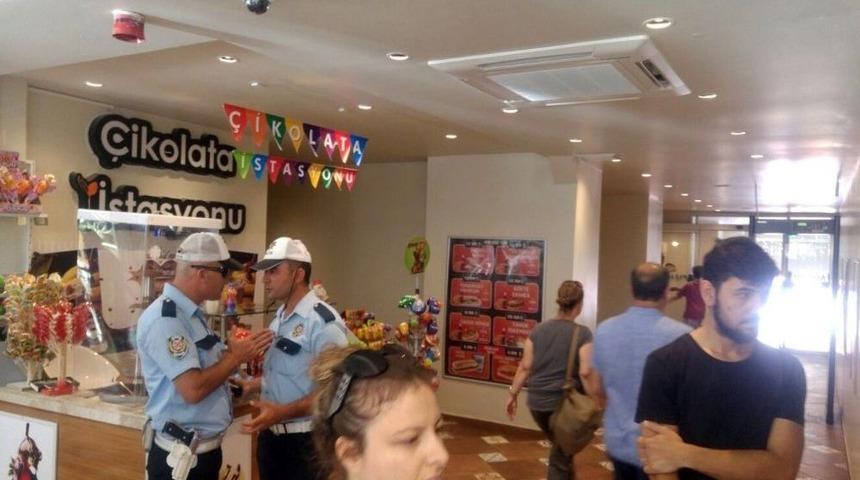 Kuşadası&rsquo;nda Olaylı Sahte Marka Operasyonu