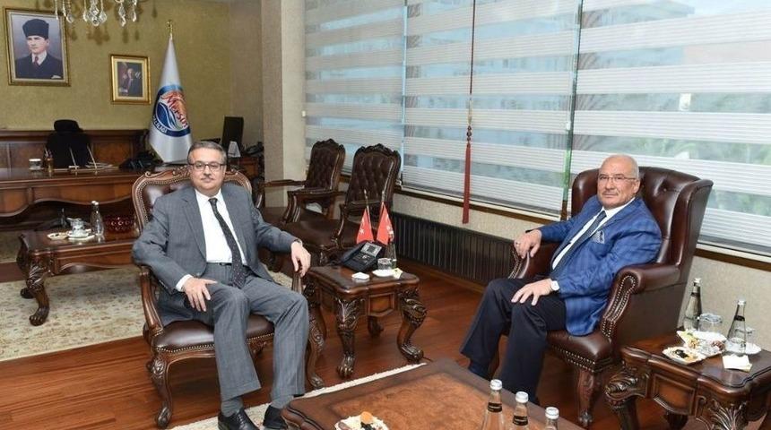 Vali Su&rsquo;ya Ziyaretler S&uuml;r&uuml;yor