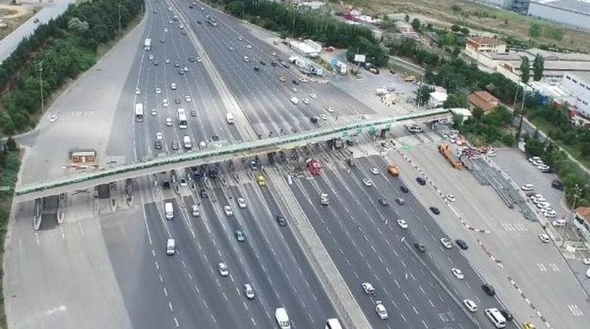 Serbes Ge&ccedil;iş Sistemi I&ccedil;in &Ccedil;amlıca Gişelerde 4 Şerit Kapatıldı