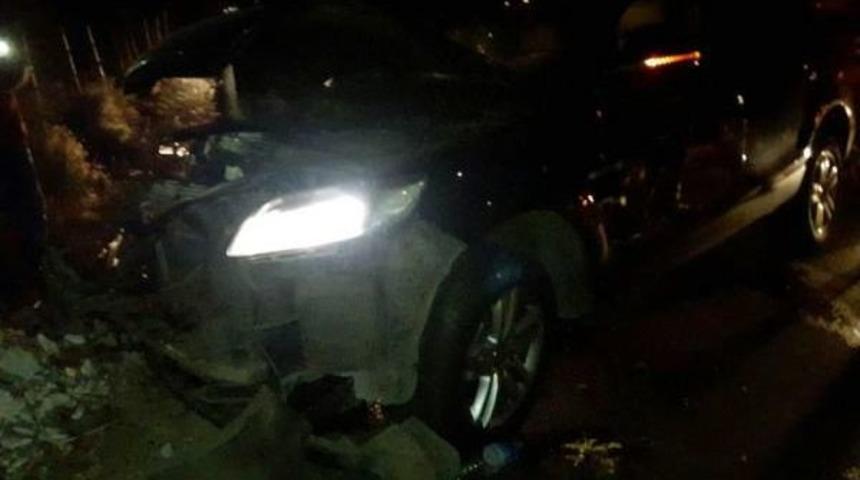 Aydınlatma Direklerini Deviren Cipte 3 Yaralı