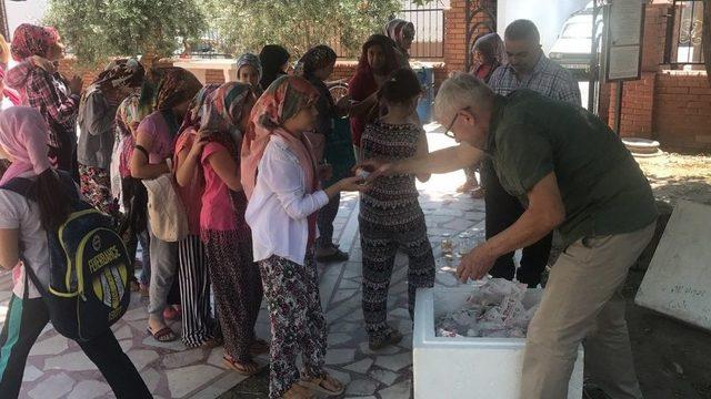 Hayırsever İşadamından Kur&rsquo;an &Ouml;ğrenen &Ccedil;ocuklara &Uuml;cretsiz Dondurma 2
