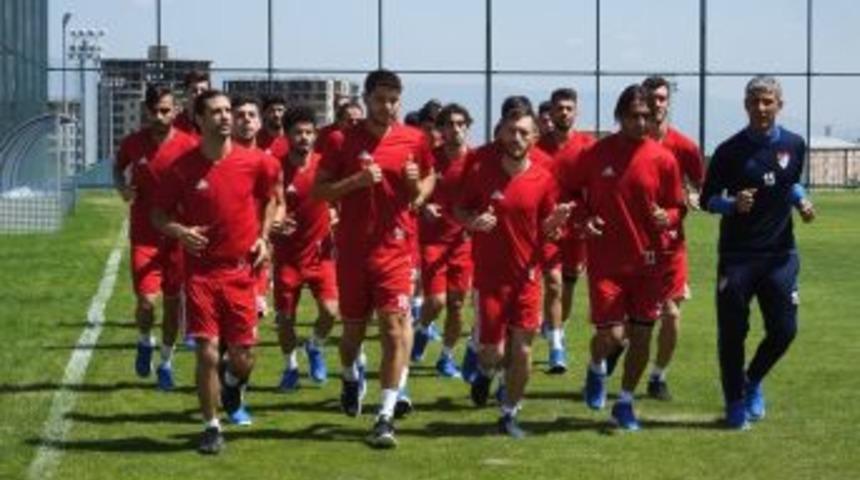 Elazığspor&rsquo;da Kamp Başladı
