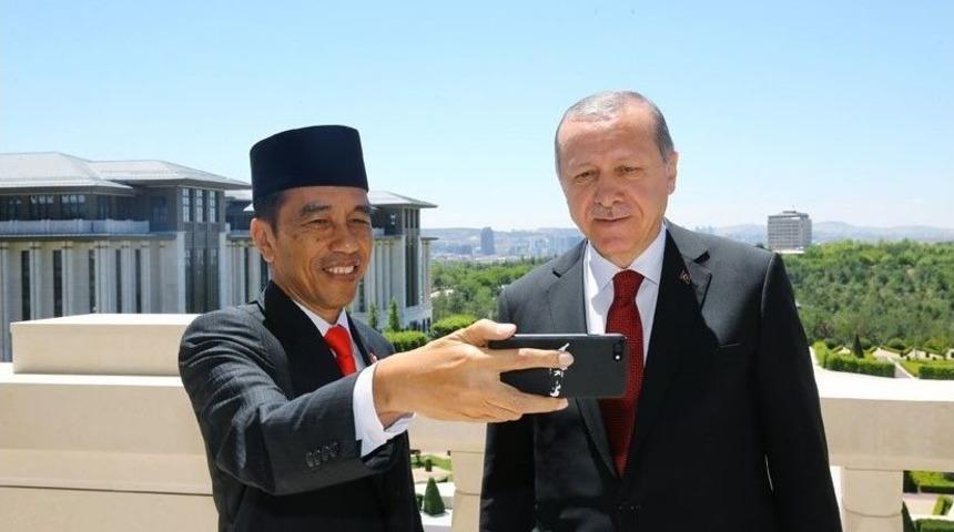 Endonezya Cumhurbaşkanı Widodo, Cumhurbaşkanı Erdoğan İle Sosyal Medyadan Canlı Yayın Yaptı