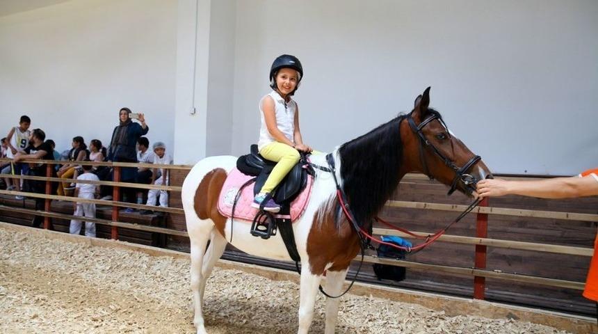 10 Bin &Ouml;ğrenci Ata Sporumuz Binicilik İle Tanışıyor
