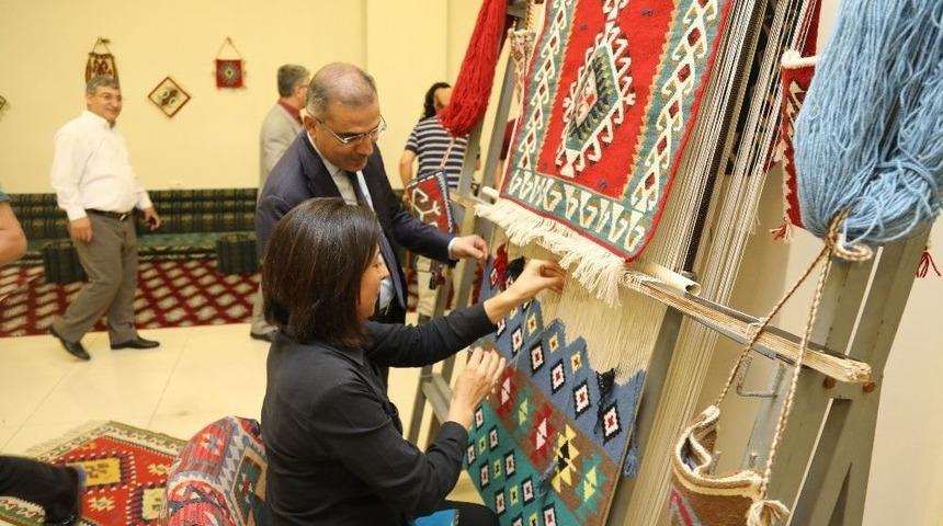 Unutulmaya Y&uuml;z Tutan Meslekler Yaşatılıyor