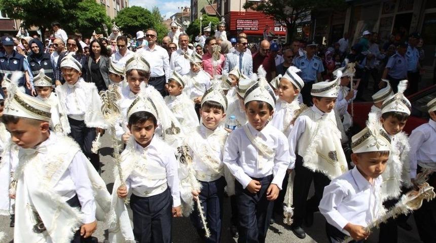 Gebze&rsquo;de 750 &Ccedil;ocuk Delikanlılığa Adım Attı