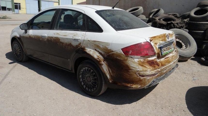 Bu Yoldan Ge&ccedil;en S&uuml;r&uuml;c&uuml;ler Oto Yıkamacıların Yolunu Tutuyor