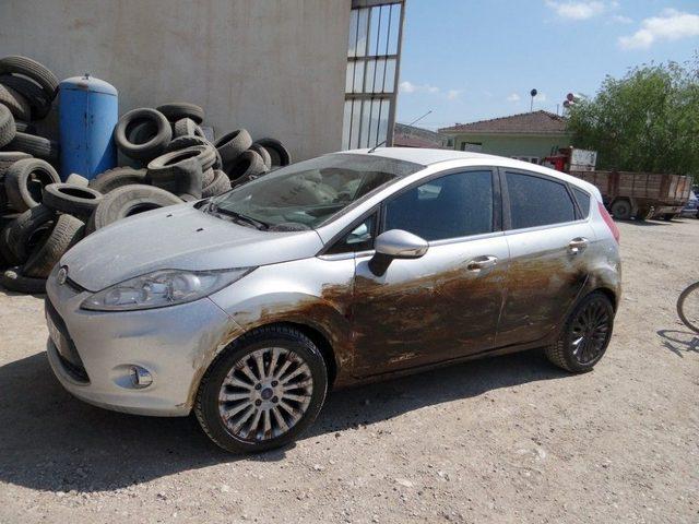 Bu Yoldan Ge&ccedil;en S&uuml;r&uuml;c&uuml;ler Oto Yıkamacıların Yolunu Tutuyor 2