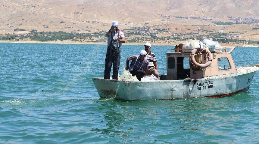 Elazığlı Balık&ccedil;ılar &ldquo;vira Bismillah&rdquo; Dedi
