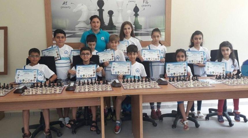 Yıldırımlı Çocuklar Satranç Öğreniyor