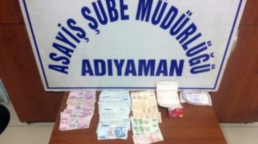 Sahte Polisi Ger&ccedil;ek Polisler Yakaladı