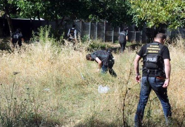 Polis Boş Arazilerde Uyuşturucu Aradı