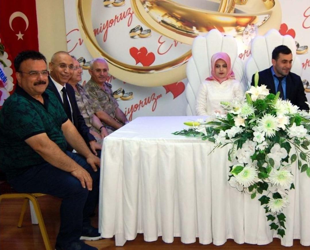 Vali Ustaoğlu, &lsquo;kayyum&rsquo; Olarak İlk Defa Nikah Kıydı