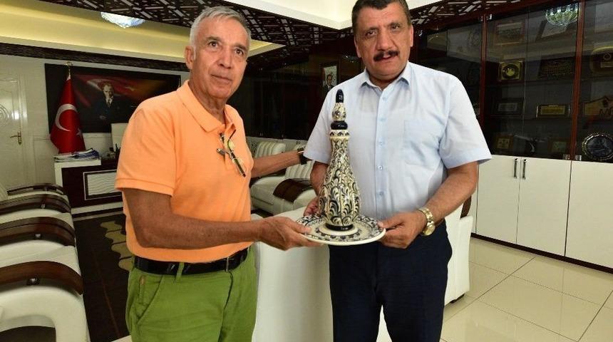 Gazeteci Donat, Başkan G&uuml;rkan&rsquo;ı Ziyaret Etti