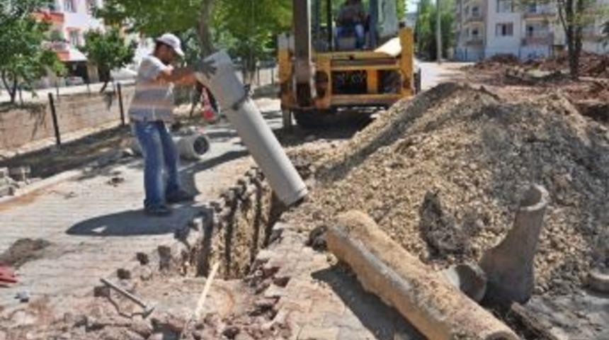 G&ouml;lbaşı İl&ccedil;esinde Kanalizasyon &Ccedil;alışmaları Aralıksız S&uuml;r&uuml;yor