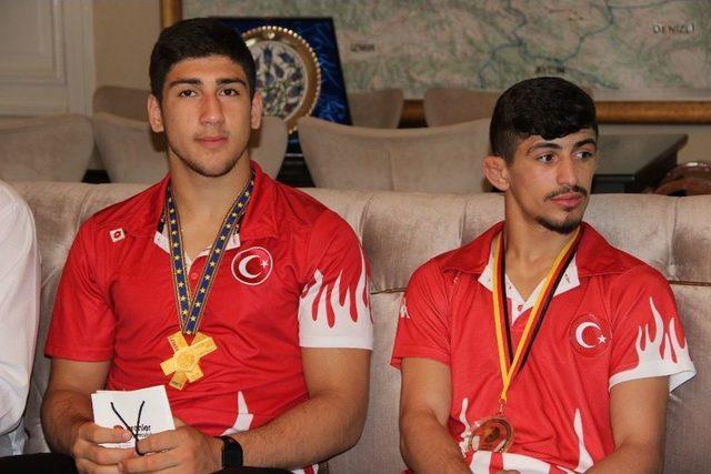 Avrupa Şampiyonluklarını 15 Temmuz Şehitlerine Armağan Ettiler 3