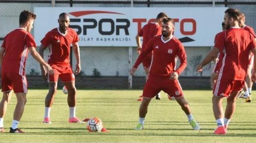 Sivasspor, Yeni Sezon Hazırlıklarını S&uuml;rd&uuml;r&uuml;yor