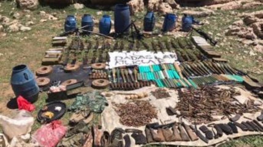 Herekol B&ouml;lgesinde &Ccedil;ok Sayıda M&uuml;himmat Ele Ge&ccedil;irildi