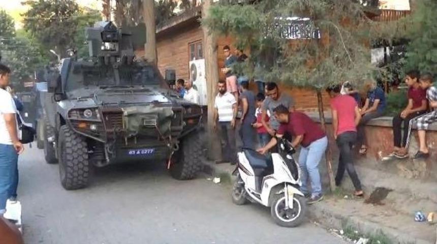 Yeğenini Bı&ccedil;aklayıp &Ouml;ld&uuml;rd&uuml;